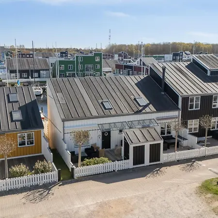 In øer Maritime Ferieby *